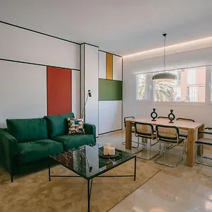 https://picasso-plaza-malaga-soho.hotelsinnerja.org
